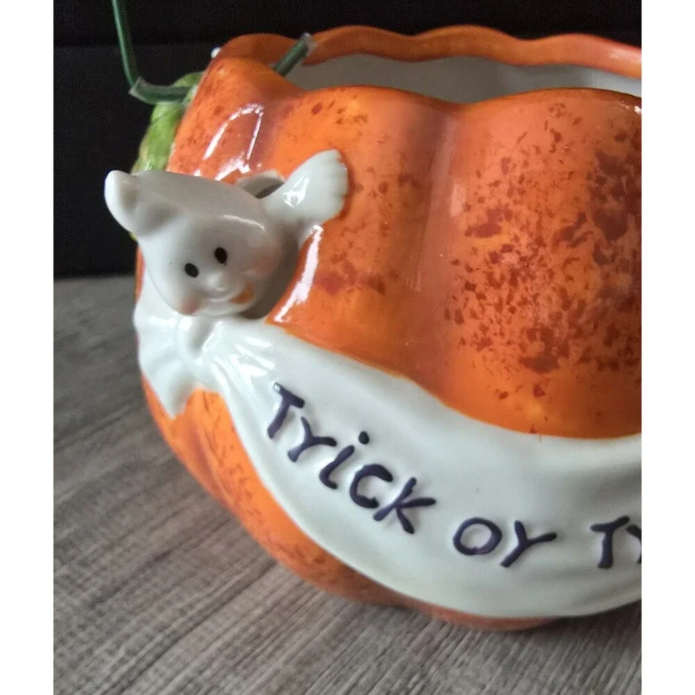 Trick or Treat Halloween Pumpkin Peeking Ghosts Candy Dish Pail Basket EUC CUTE!